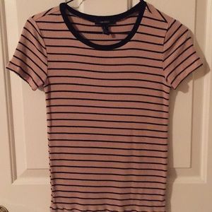 🍂Beige-colored striped top